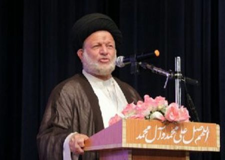 خطیب نماز عید قربان شادگان : تعرض دو جنگنده به هواپیمای مسافربری ایران نشانه ضعف آمریکا است