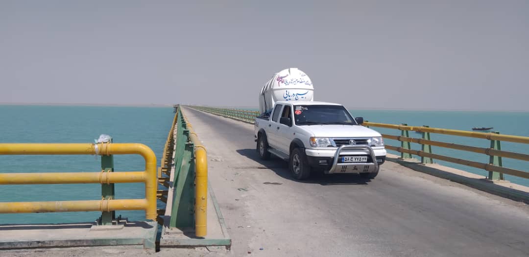 نصب یک مخزن آب شرب دراسکله صیادی بحرکان