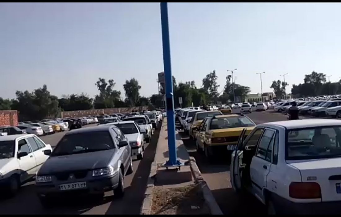 ازدحام شرکتکنندگان مراسم خاکسپاری در آرامستان شوش