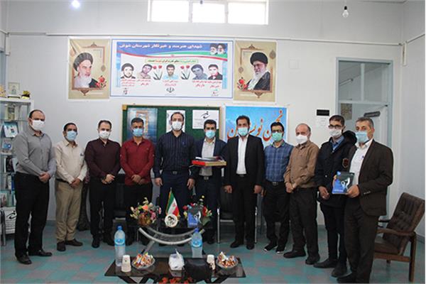 نخستین کتاب امید کرمی تحت عنوان «دریچه ای به داستان نویسی» در شوش رونمایی شد