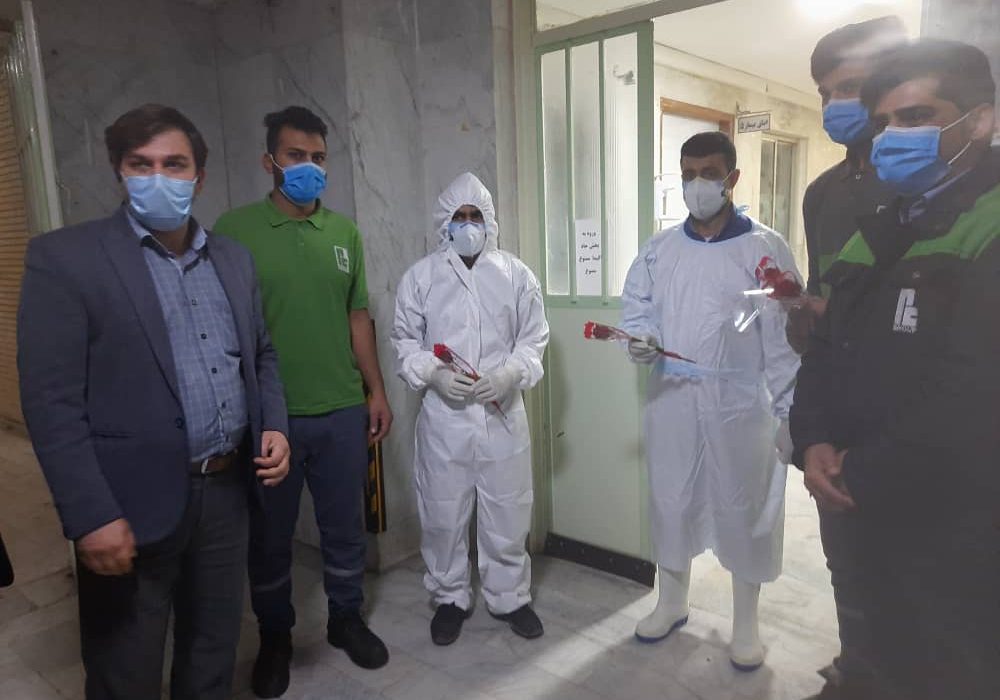 مراسم روز پرستار از طرف شرکت پاک چوب برای پرسنل بیمارستان نظام مافی شوش برگزار شد