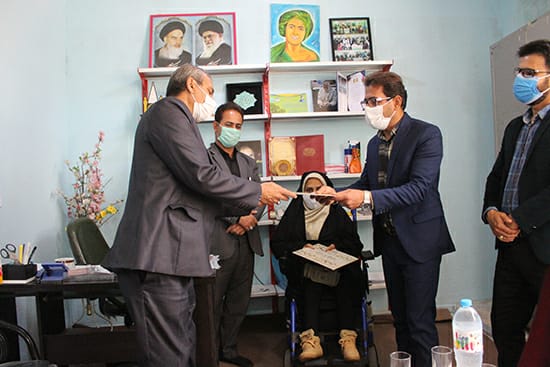تجلیل سرپرست اداره فرهنگ و ارشاد اسلامی شهرستان شوش از هئیت مدیره انجمن توانجویان شوش