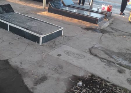 تعویض سنگ مزار فرسوده شهدا توسط پایگاه بسیج شهید علی خوردکه شهرک بهرام