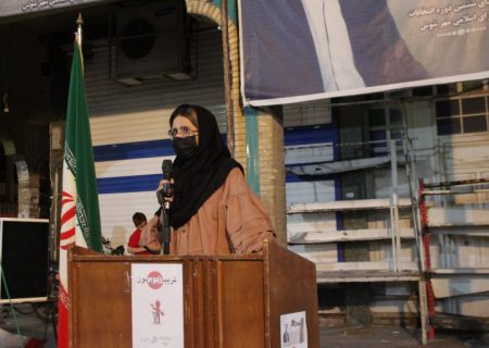 فاطمه ظهیری: نباید به وعده های توخالی و خوش آب و رنگ دلمان را خوش کنیم