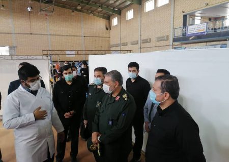 عکس/بازدید سردار شاهوارپور از مرکز واکسیناسیون ناحیه بسیج دانشجویی خوزستان