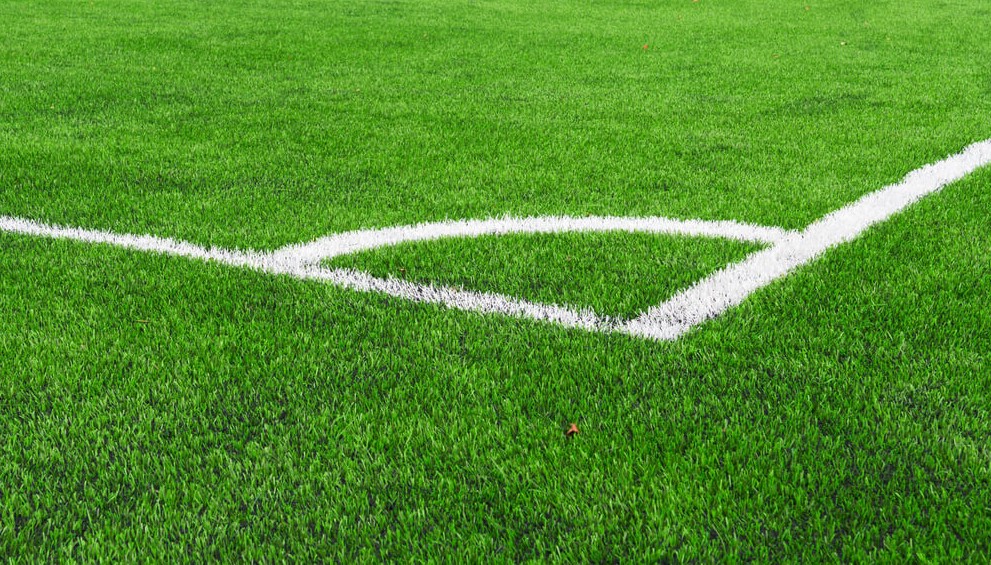 پیگیری وضعیت سالن و چمن مصنوعی شهر منصوریه