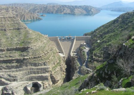 رهاسازی آب از سد کوثر با دبی ٣٠ مترمکعب بر ثانیه