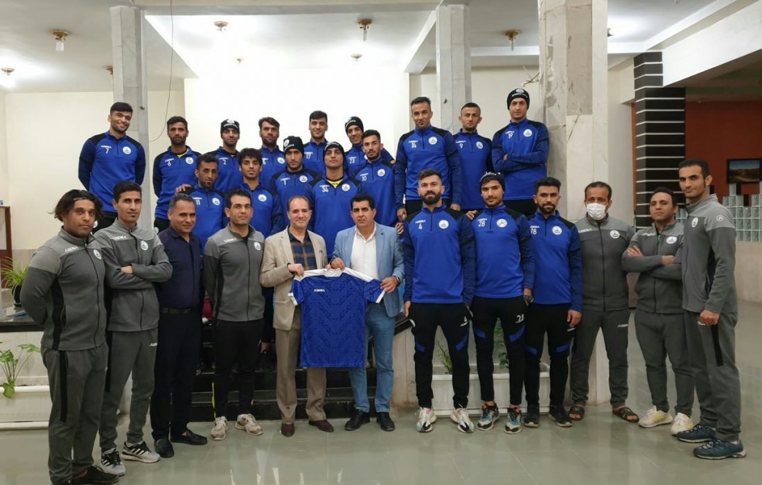 حسن زاده پیروزی مقابل ابوذر باشن را تقدیم فرماندار بهبهان کرد