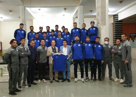 حسن زاده پیروزی مقابل ابوذر باشن را تقدیم فرماندار بهبهان کرد