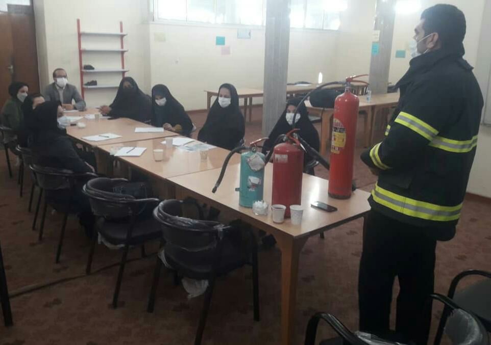 کارگاه آموزش اطفاء حریق ویژه پرسنل کتابخانه های عمومی شهرستان گتوند برگزار شد