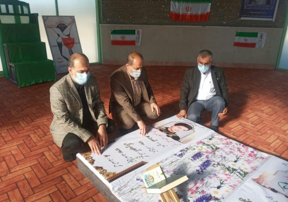 احترام سرپرست فرماندارهندیجان به مقام شاخص شهدای گمنام هندیجان