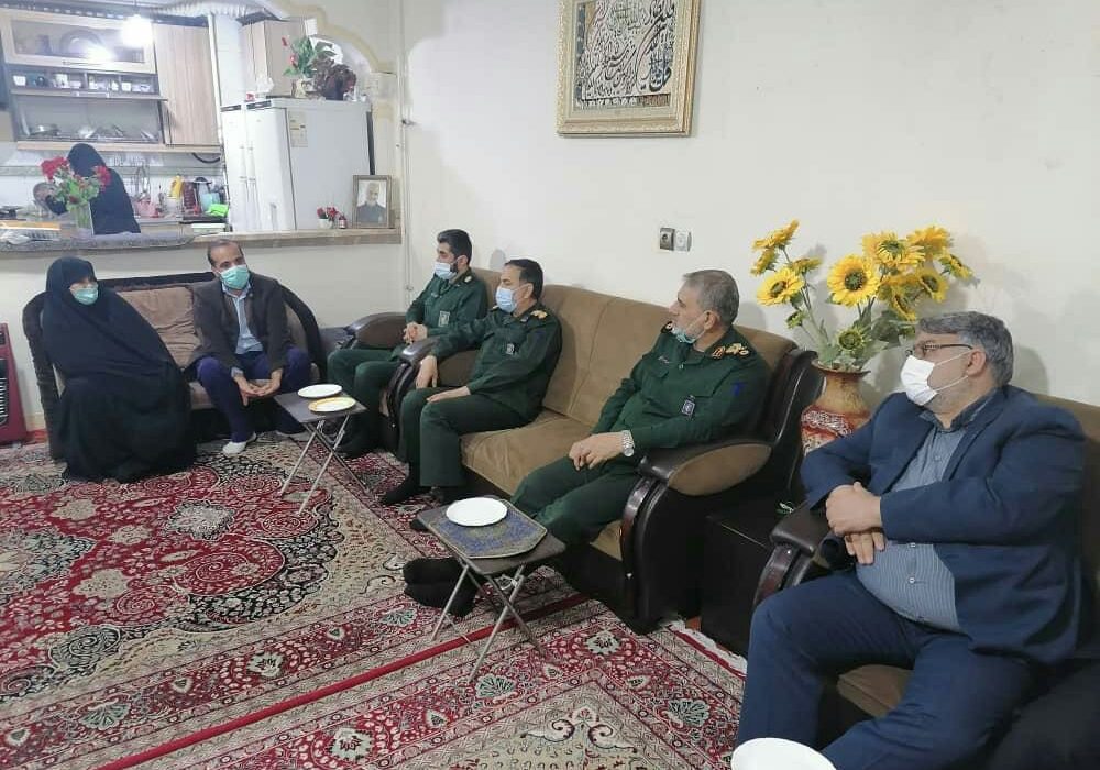 دیدار سردار فرمانده محترم سپاه خوزستان از خانواده شهید نورانی