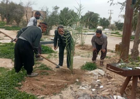 کاشت نهال قرآنی (نخل) توسط انجمن آوای زمین