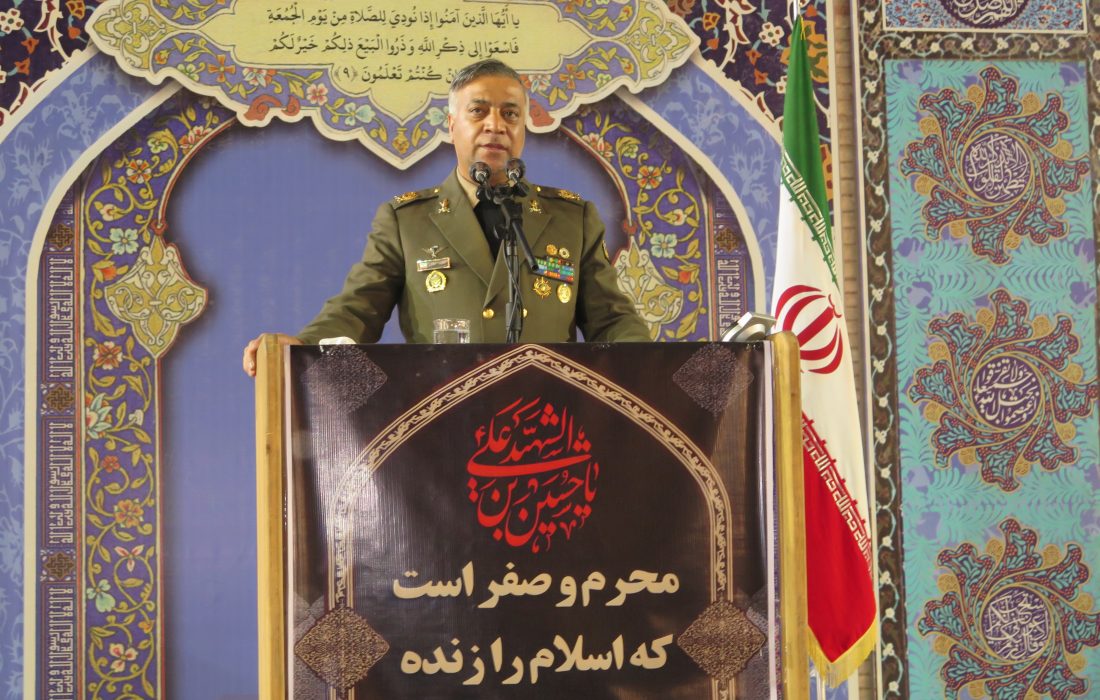 امروز از رگ گردن به دشمن نزدیک تر هستیم/ دست متجاوز هر زیاده خواهی را مقتدرانه قطع خواهیم کرد