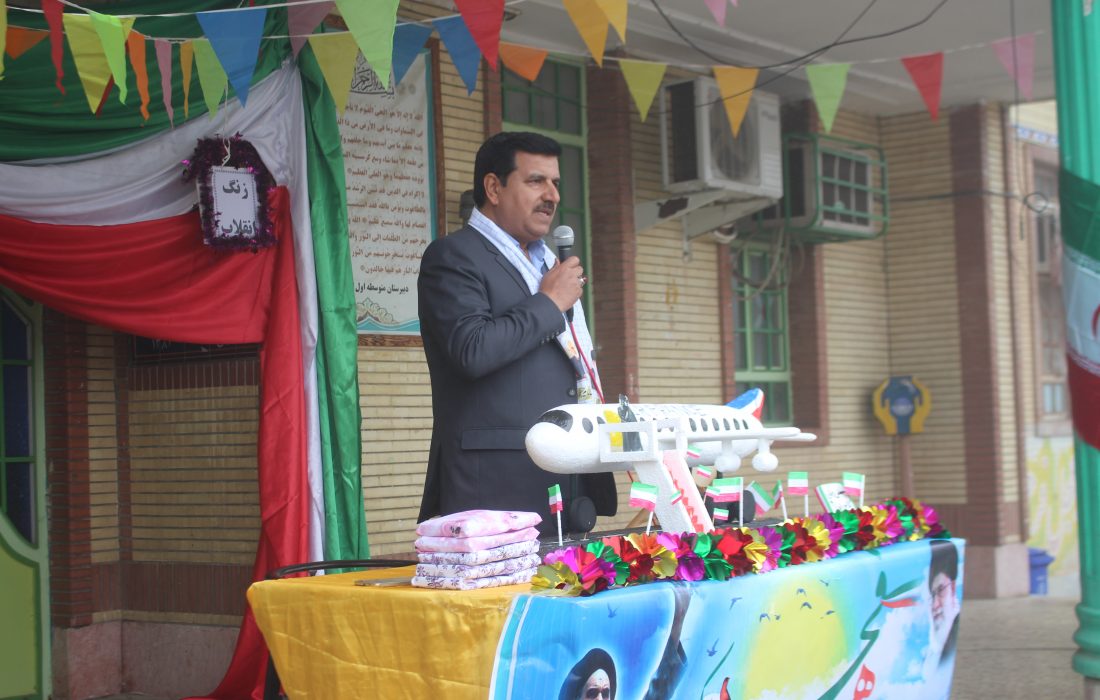 رئیس آموزش و پرورش شوش: دختران ما همواره رهرو راه امام راحل (ره) ، رهبر معظم  انقلاب و انقلاب اسلامی هستند